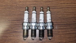 4 Candele NGK IKR9J8 Usate Alfa Romeo MiTo 1.4