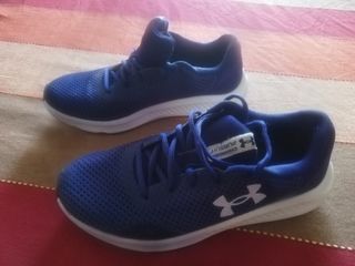 Zapatillas Under Armour Pursuit T41, nuevas.