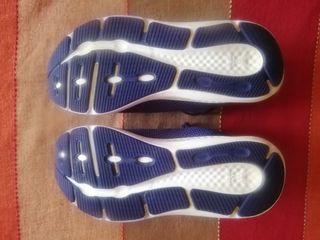 Zapatillas Under Armour Pursuit T41, nuevas.