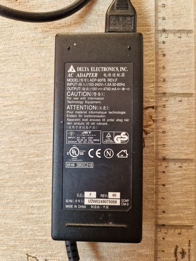 Adaptador AC Delta Electronics