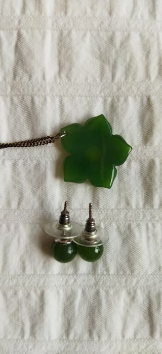 Collar y pendientes verde jade