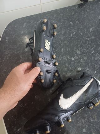 Botas fútbol Nike Tiempo n 40