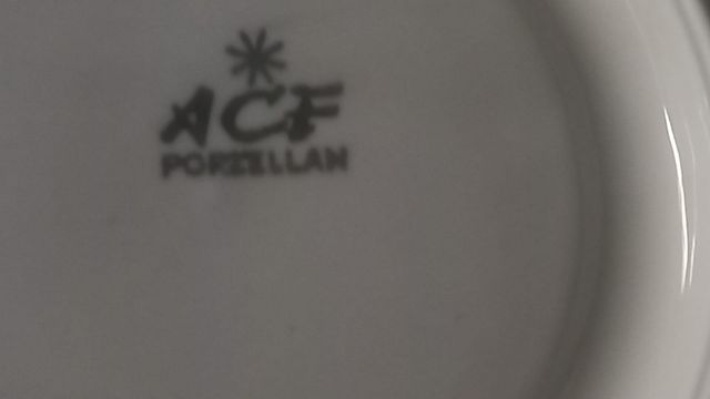 Servizio da tè in porcellana bianco