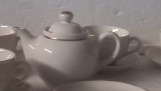 Servizio da tè in porcellana bianco