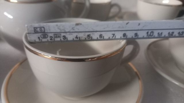 Servizio da tè in porcellana bianco