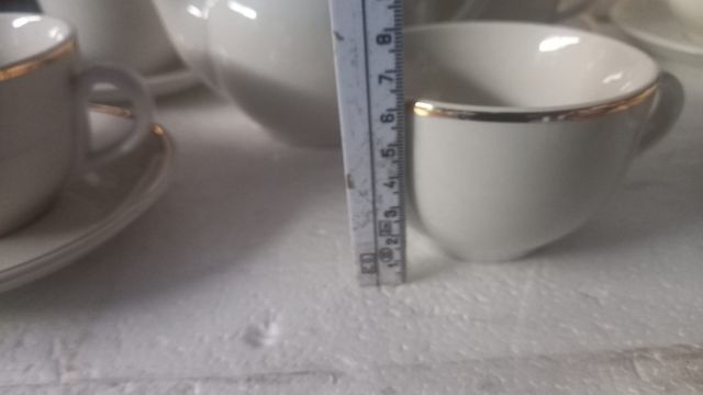 Servizio da tè in porcellana bianco