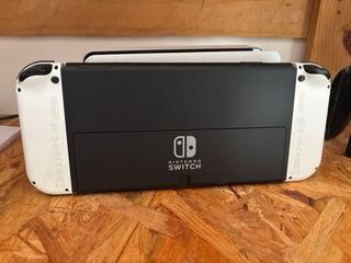 Nintendo Switch OLED bianca + accessori