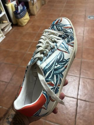 Zapatillas,zapatos y chanclas