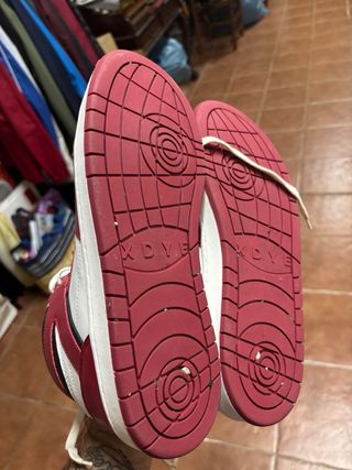 Zapatillas,zapatos y chanclas