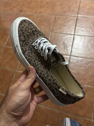 Zapatillas,zapatos y chanclas