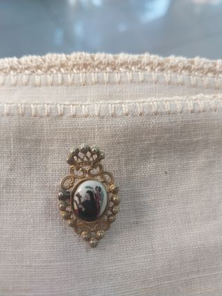 Broche antiguo Santa Rita