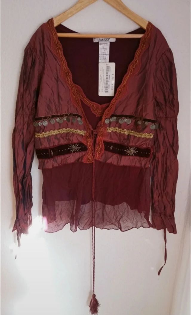 Blusa Takezo L - Rojo Oscuro. Nueva.