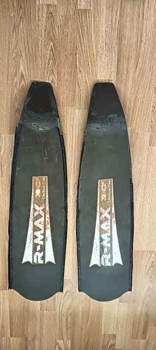 Pinne in carbonio R-Max: 

