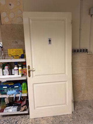 Puerta madera maciza