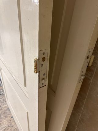 Puerta madera maciza