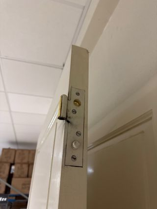 Puerta madera maciza