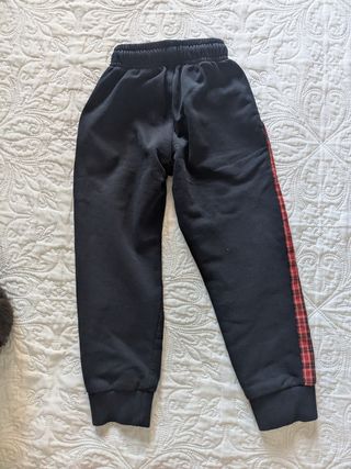 Conjunto pantalón + polo + mochila