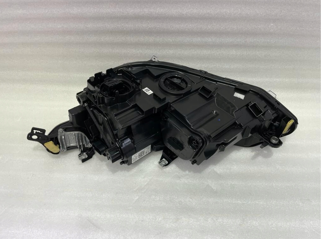 Faros LED IQ Volkwagen Golf 8