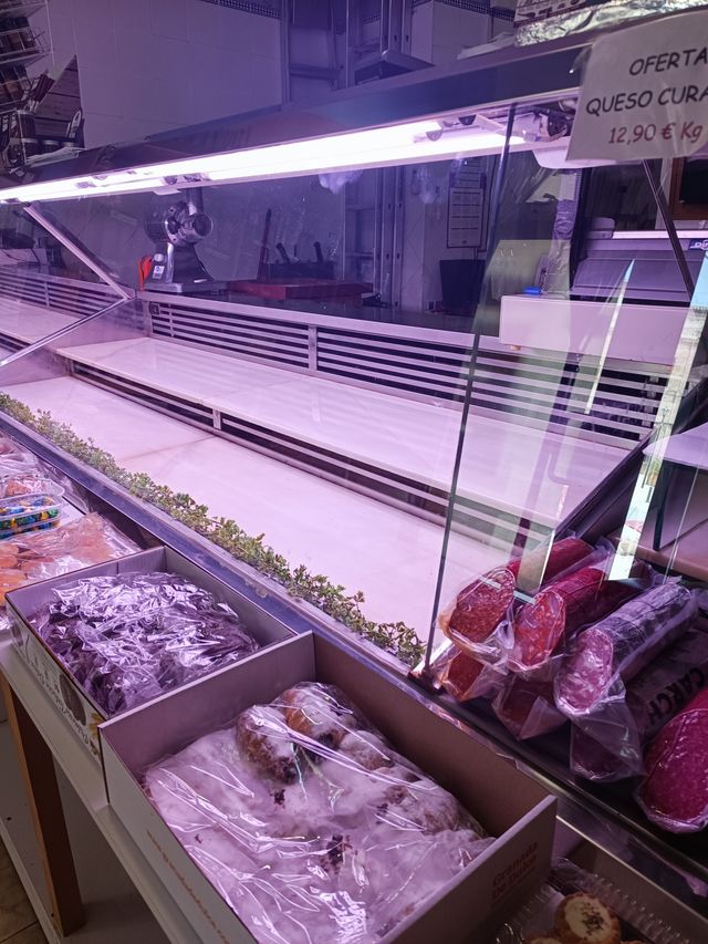 Mostrador carnicería-charcutería