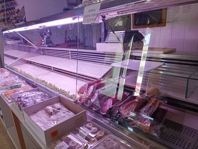Mostrador carnicería-charcutería