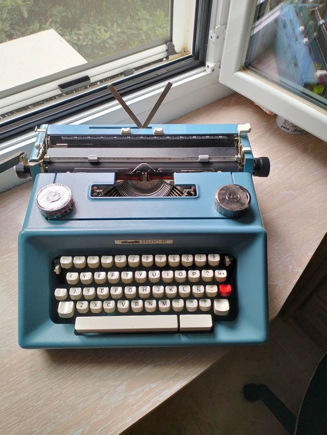Olivetti Studio 46: Máquina de escribir
