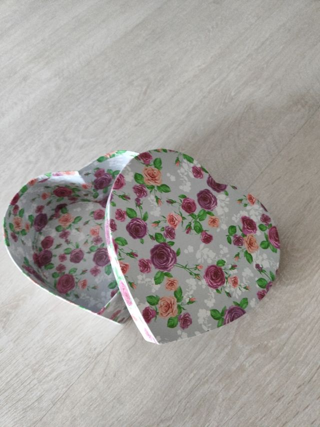 Caja corazón flores - Decorativa
