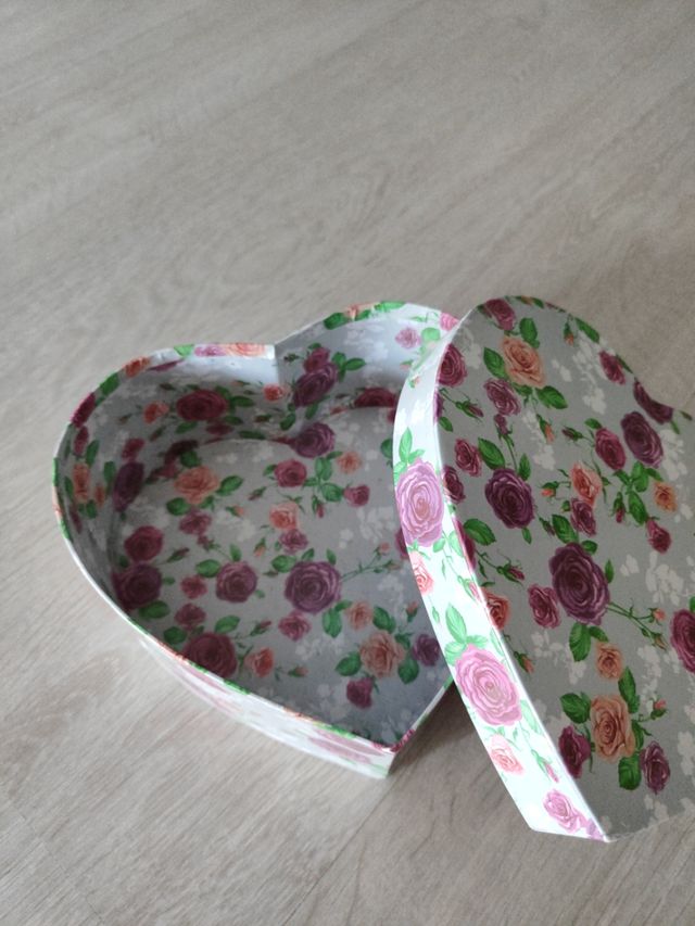 Caja corazón flores - Decorativa