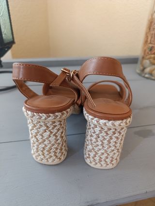 Sandalias tacón virucci 39