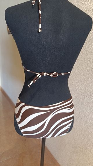 Bikini marrón y blanco