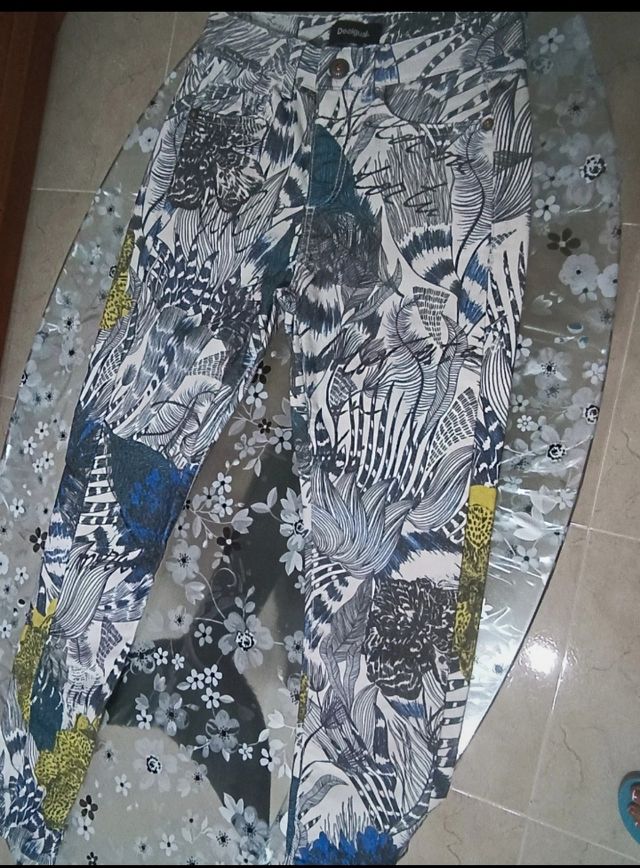 Pantalones Desigual estampados