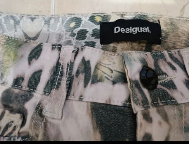 Pantalones Desigual estampados