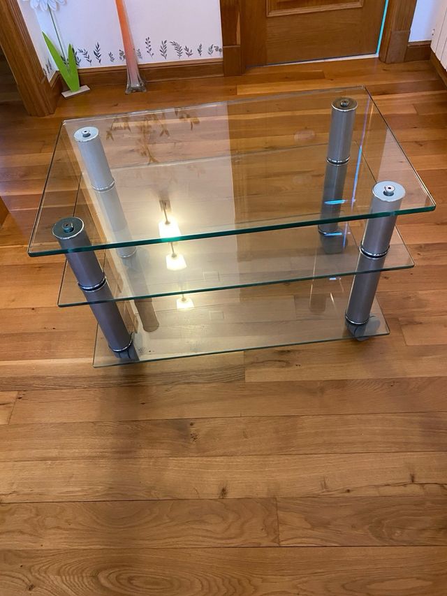 Tavolo da centro in vetro - 3 ripiani