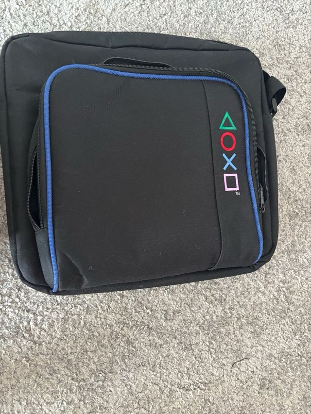 PS4 (PlayStation 4) + 6 juegos