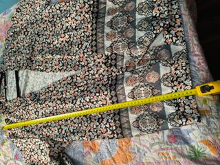 Kimono corto estampado con cinturón.