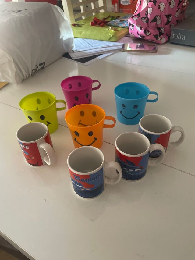 8 tazas infantiles, CARS y SONRRISAS.