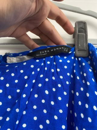 Blusa lunares azul Zara talla M