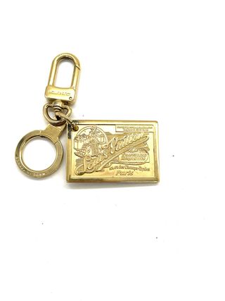 Llavero Louis Vuitton dorado