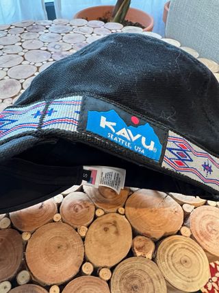 Gorra Kavu Strapcap negra multicolor