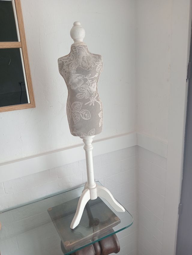 MANIQUÍ EXPOSITOR MADERA VINTAGE