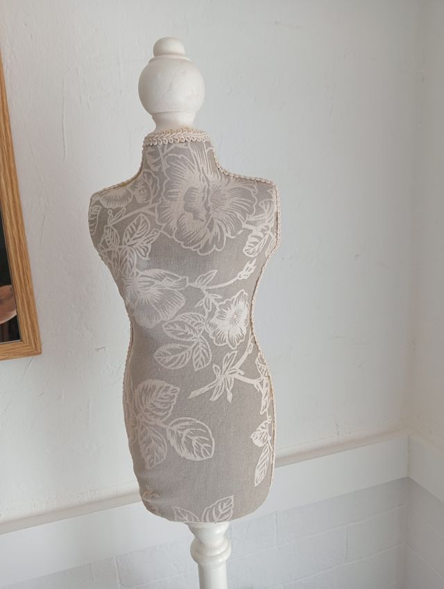 MANIQUÍ EXPOSITOR MADERA VINTAGE