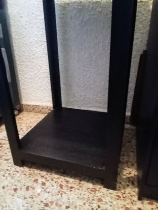 Mesita negra madera maciza