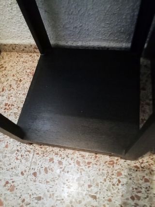 Mesita negra madera maciza