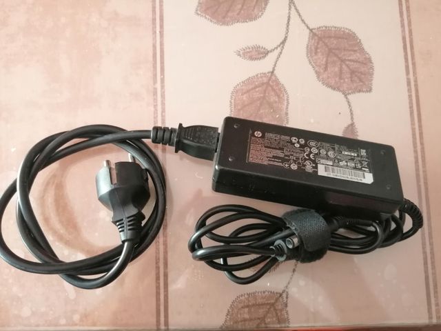 Cargador HP portátil