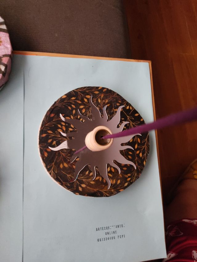 Porta incienso vertical Decorativo y funcional