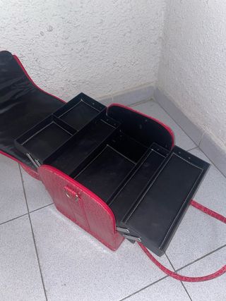 Maletín maquillaje rojo