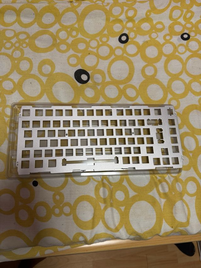 Placa Aluminio GMMK Pro 75% - Glorius ISO