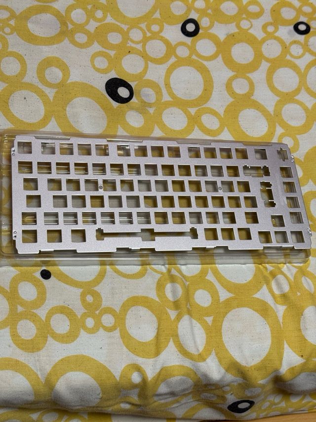 Placa Aluminio GMMK Pro 75% - Glorius ISO