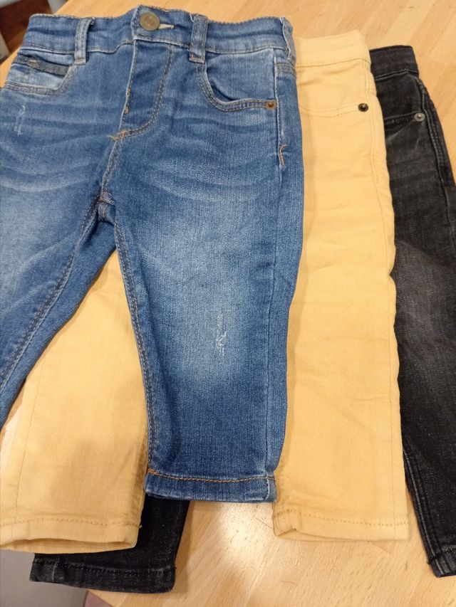3 pantalones bebé Zara: azul, amarillo y negro