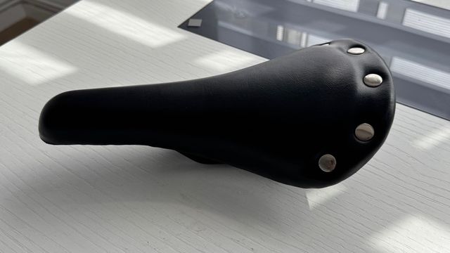 Sillín bici vintage negro