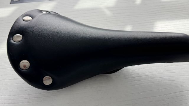 Sillín bici vintage negro